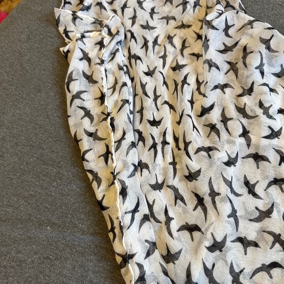 Bird Design Infinity Scarf - Picture 14 of 14